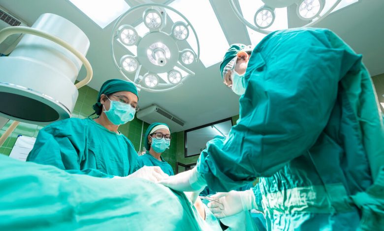 Фото - В Томске хирурги удалили из желудка 11-летней девочки полкилограмма волос